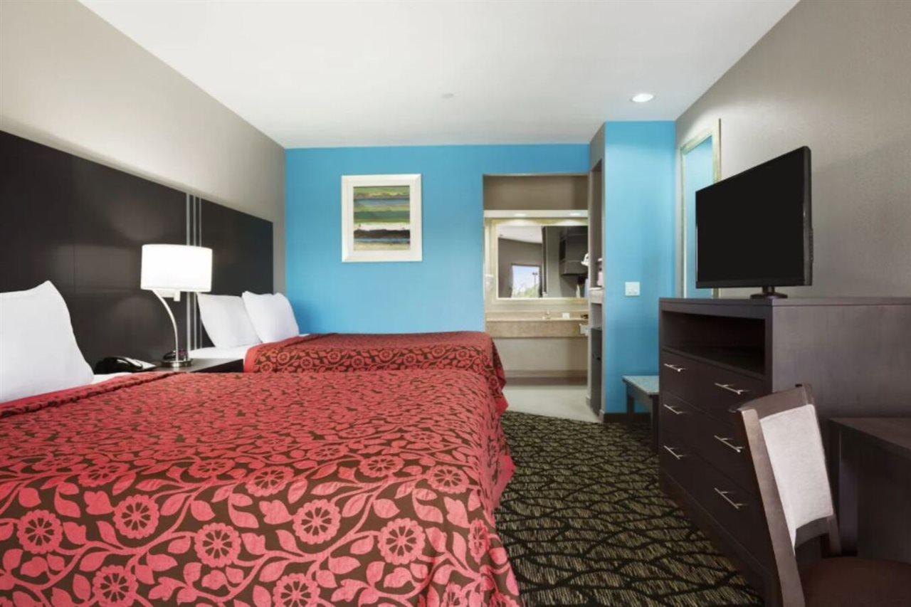 Days Inn & Suites By Wyndham Houston North-Spring Westfield Eksteriør bilde