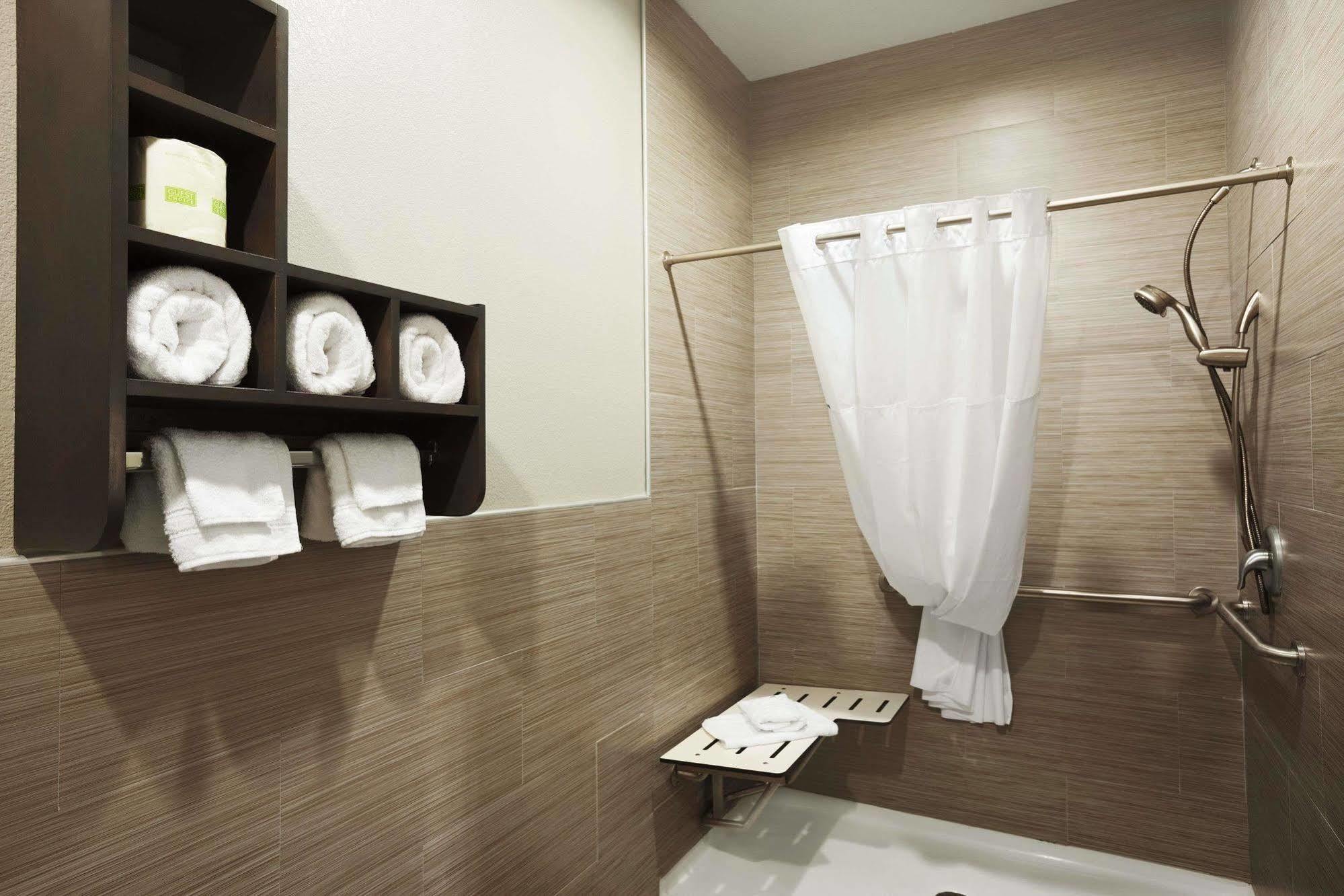 Days Inn & Suites By Wyndham Houston North-Spring Westfield Eksteriør bilde